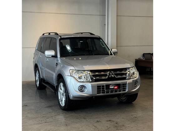 MITSUBISHI PAJERO FULL 3.2 HPE 4X4 16V TURBO INTERCOOLER DIESEL 4P AUTOMÁTICO